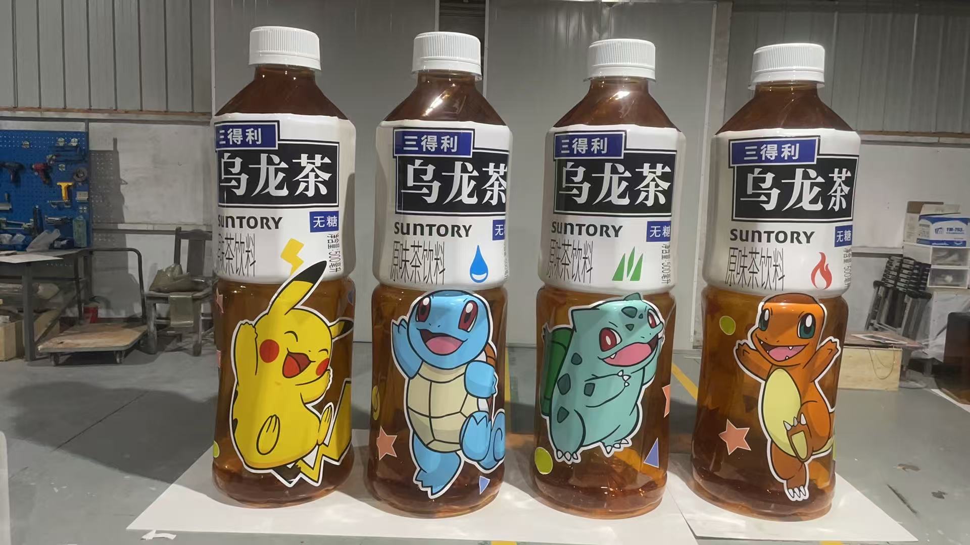 亚克力定制产品：三得利仿真大瓶，打造快闪店吸睛利器